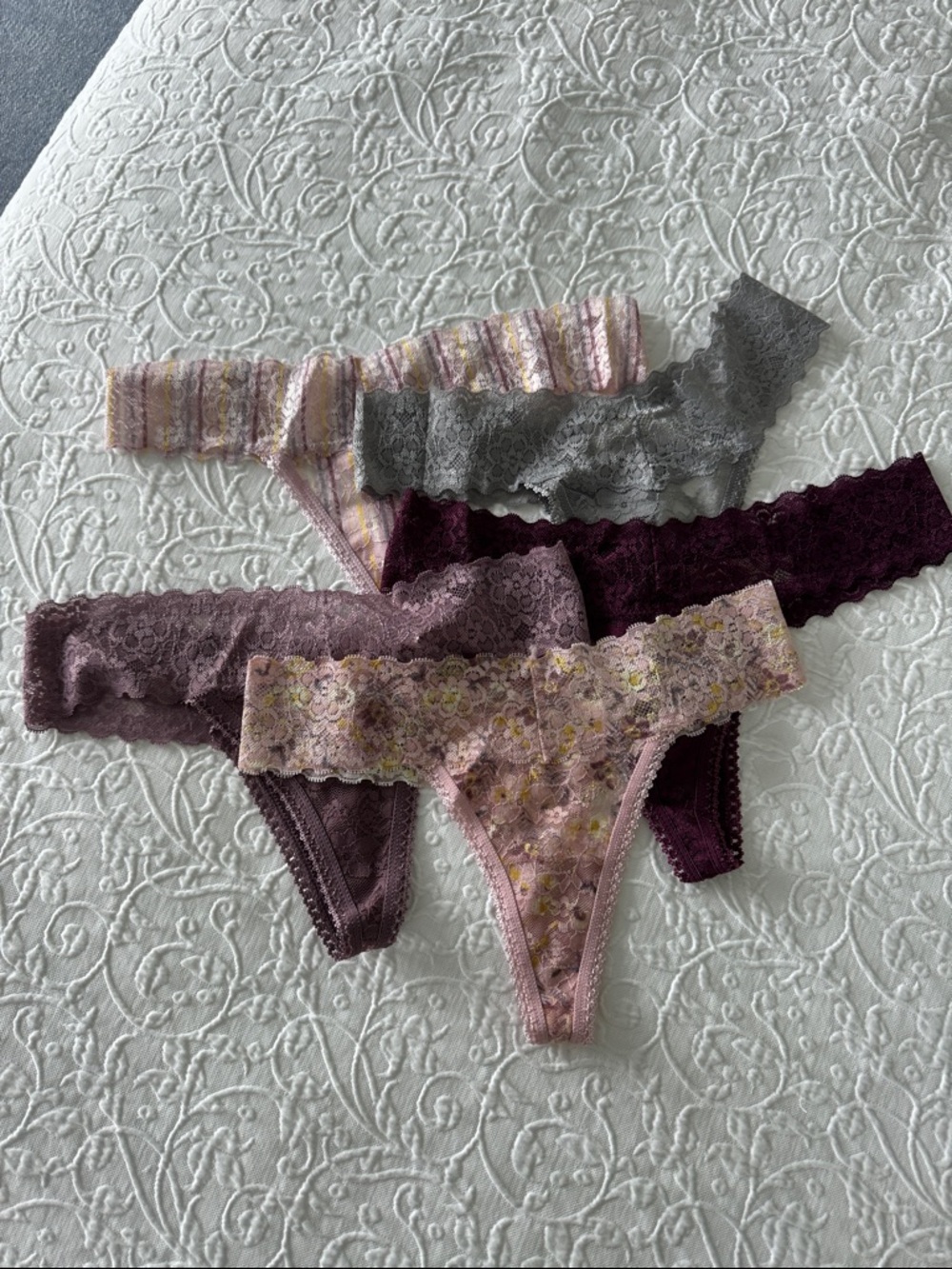 Never worn! Jessica Simpson thongs set of 5